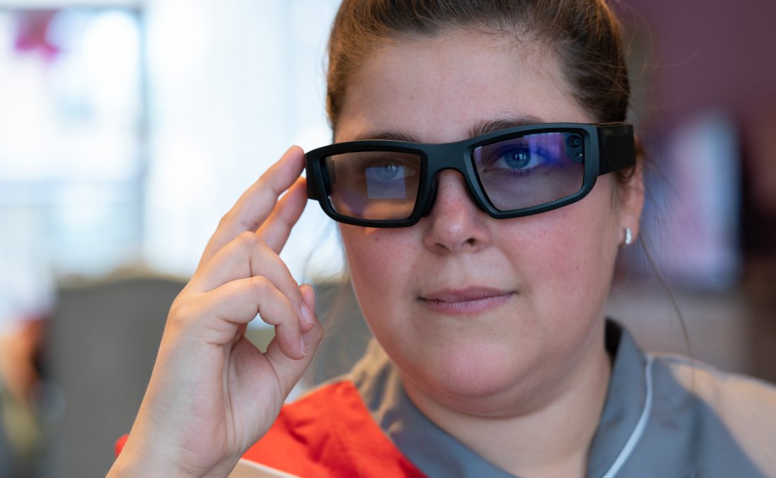 Augmented reality bril voor extra controle bij het toedienen van medicatie.